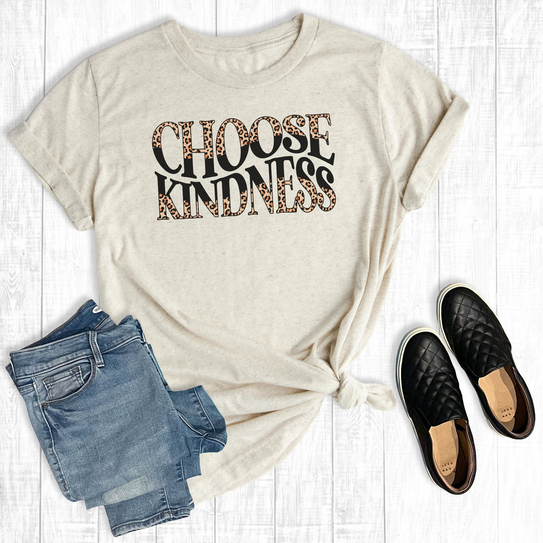 Leopard Choose Kindness - graphic tee - size small